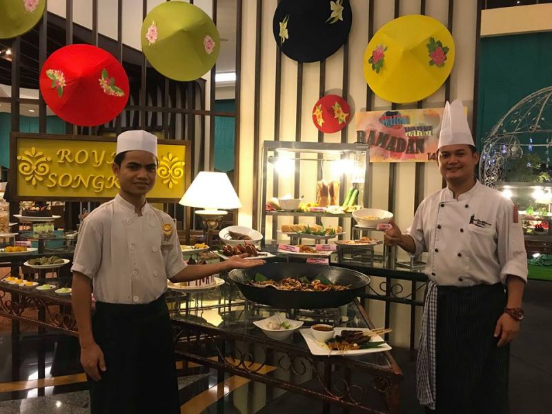 Buffet Ramadhan Grand Blue Wave Berkonsepkan Bazar Malaysia Kini dan Ala Kampung